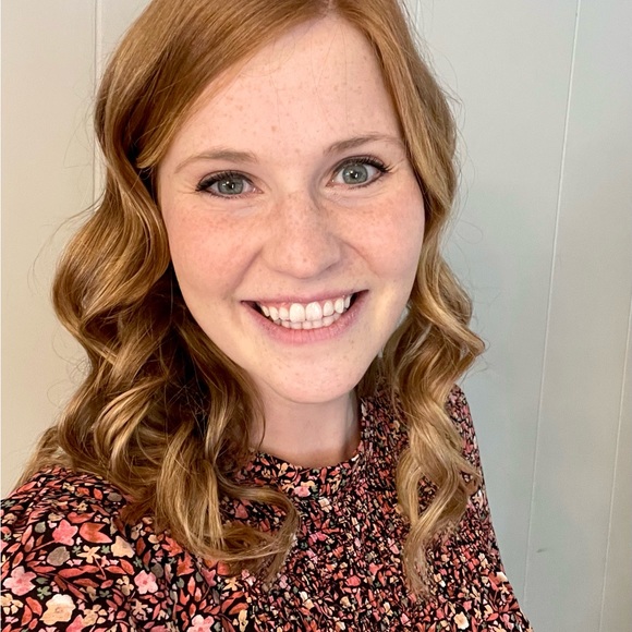 Meet your Posher, Hannah - Picture 1 of 1